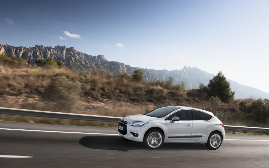  Citroen DS4 2010 года  (фото 84 из 143)